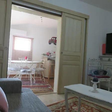 아파트 Saint Gely *